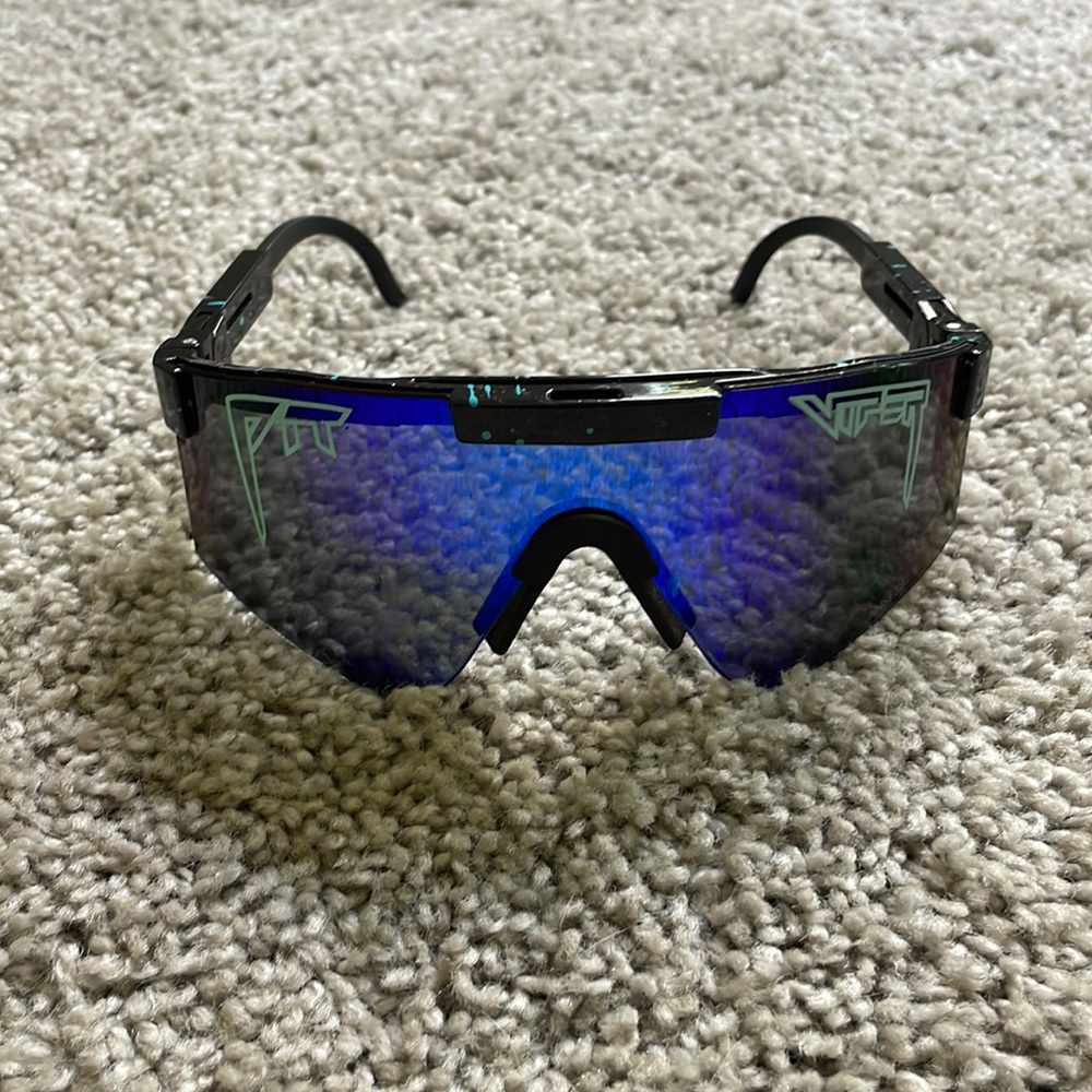 Put viper sunglasses